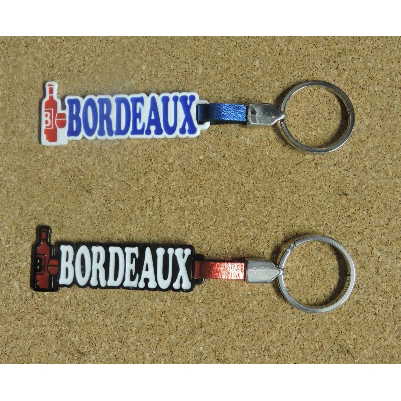 Porte clés métal Bordeaux avec bouteille de vin