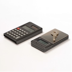 BALANCE 1 GR FORME CALCULATRICE ARGENTEE 12,7 x 7 x 2,6 CM 1/1