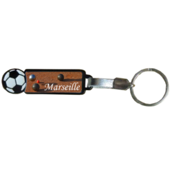 Porte clés métal émaillé ballon de foot décor Marseille